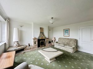 Lounge- click for photo gallery